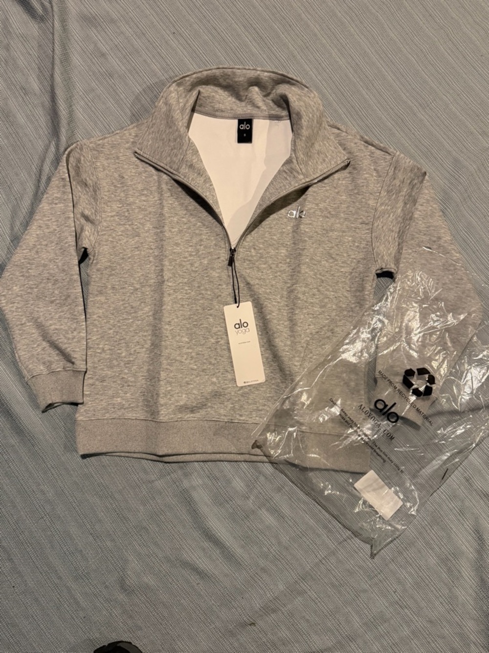 ALO Yoga Women's Heather Gray Quarter-Zip V-Neck Pullover - Picture 5 of 7